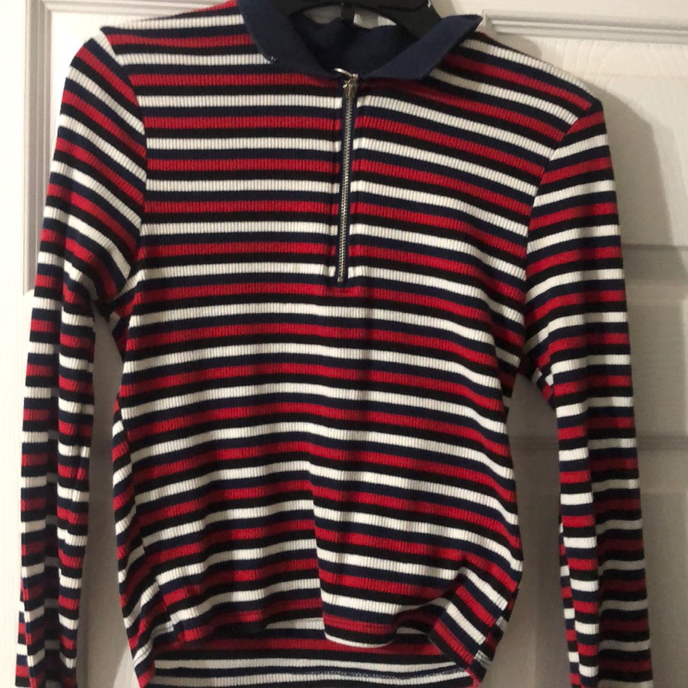 Cropped long sleeve shirt